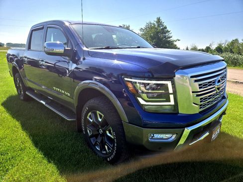 Used 2020 Nissan Titan Platinum Reserve image 7