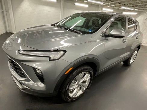 Used 2025 Buick Encore GX Preferred AWD/4WD image 1