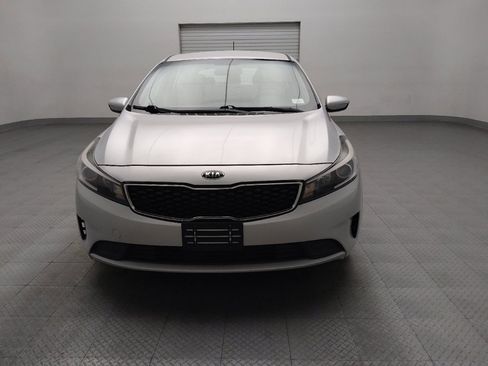 Used 2017 Kia Forte LX image 15