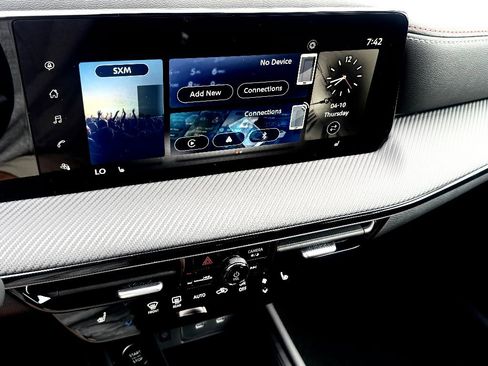 New 2025 Nissan Kicks SR w/ SR Premium Package image 16