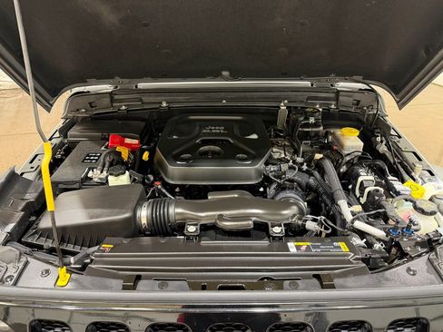 Used 2021 Jeep Wrangler Unlimited Sport AWD/4WD image 16
