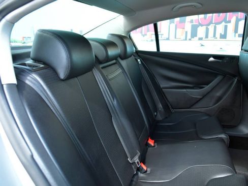 Used 2010 Volkswagen Passat Komfort image 38