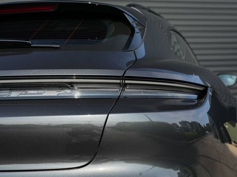Certified 2025 Porsche Taycan 4S AWD/4WD image 12
