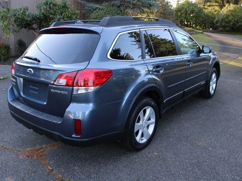 Used 2014 Subaru Outback 2.5i Premium image 3