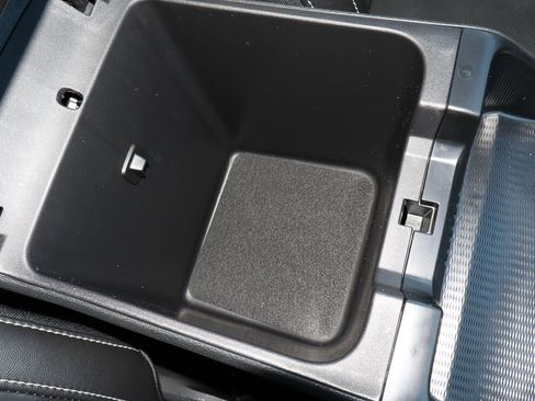 Used 2025 Jeep Grand Cherokee L Altitude image 28