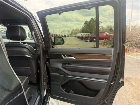 Certified 2022 Jeep Grand Wagoneer Series II AWD/4WD image 55