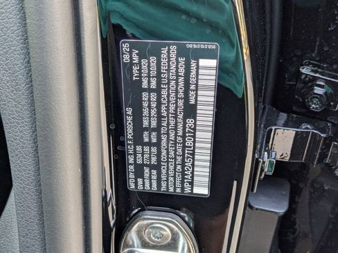 Certified 2026 Porsche Macan AWD/4WD image 30
