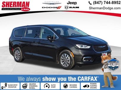 Used 2023 Chrysler Pacifica Touring-L