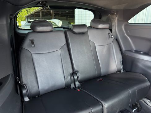 Used 2023 Toyota Sienna XSE image 43