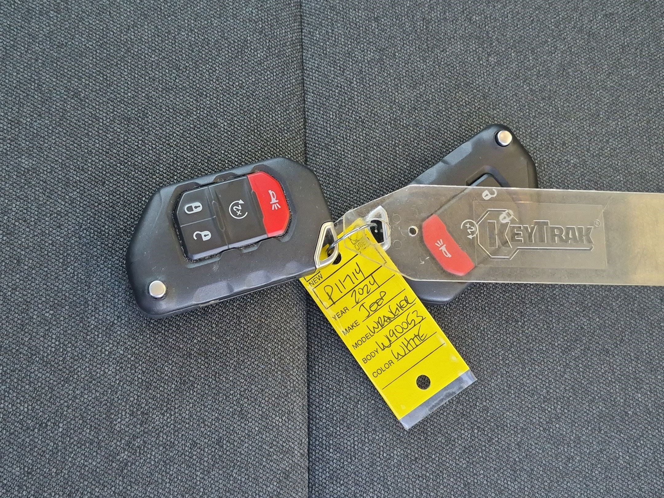 Used 2024 Jeep Wrangler Unlimited Sahara AWD/4WD image 33