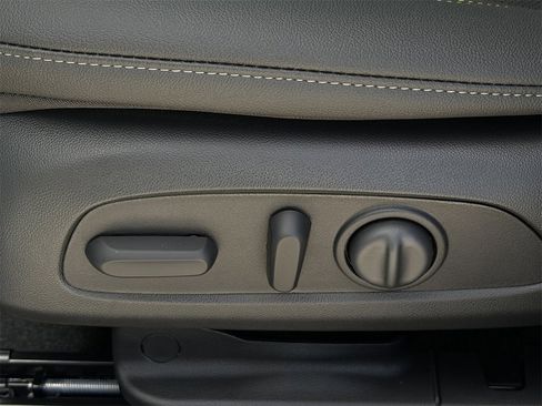 New 2026 Chevrolet Trax ACTIV w/ Sunroof Package image 23