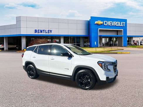 Used 2024 GMC Terrain AT4 image 7