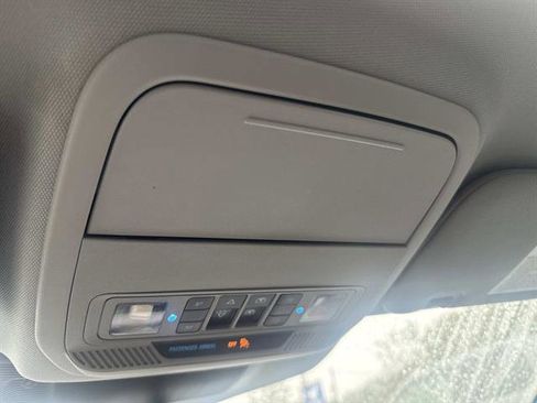 Certified 2022 Ford Explorer XLT w/ Equipment Group 202A image 25