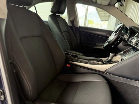 Used 2019 Lexus IS 300 image 17