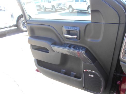 Used 2018 GMC Sierra 1500 SLT w/ All Terrain Package AWD/4WD image 10