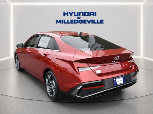 New 2026 Hyundai Elantra Limited FWD image 3