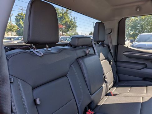 Used 2024 GMC Sierra 1500 SLT AWD/4WD image 32