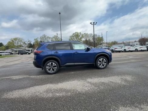 Used 2023 Nissan Rogue SV AWD/4WD image 9