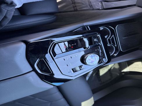 Certified 2025 BMW 530i xDrive w/ Premium Package image 25