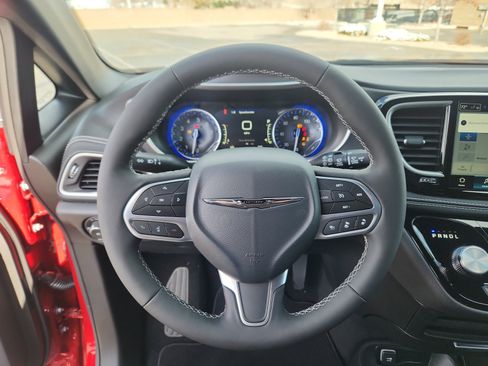 New 2026 Chrysler Pacifica Select image 10