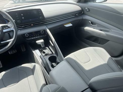 Certified 2025 Hyundai Elantra Sport FWD image 14