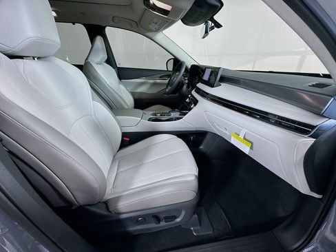 Certified 2026 INFINITI QX60 Luxe w/ Cargo Package image 38