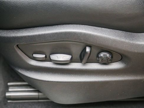 Certified 2024 Porsche Cayenne AWD/4WD image 25