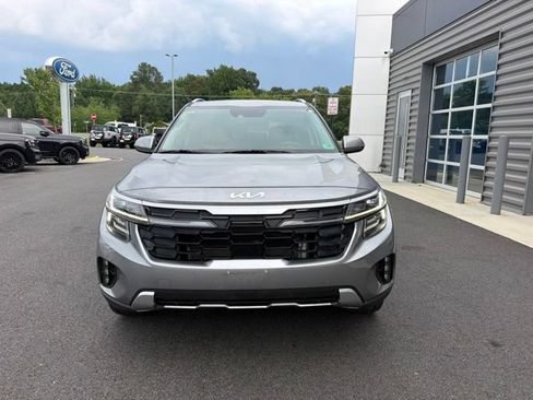 Used 2024 Kia Seltos SX AWD/4WD image 2