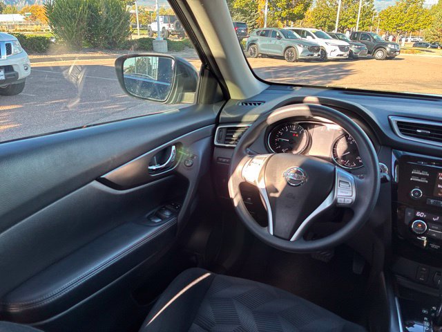 Used 2014 Nissan Rogue SV AWD/4WD image 25