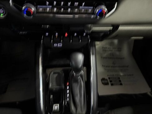 Used 2024 GMC Canyon Elevation w/ Convenience Package image 21