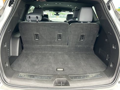 Used 2024 Buick Enclave Premium image 9