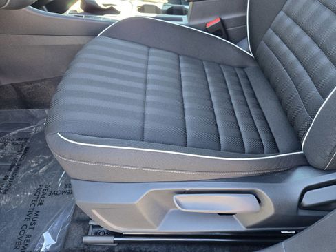 Used 2024 Volkswagen Jetta Sport image 15