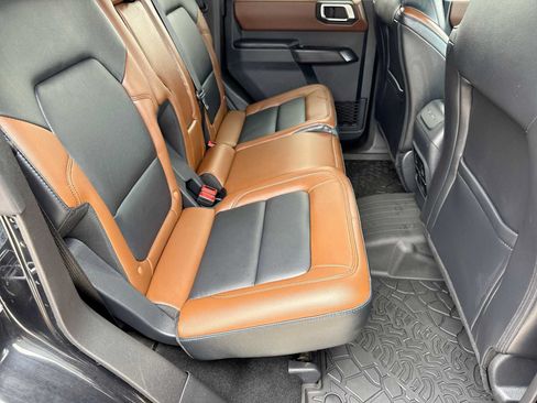 Used 2024 Ford Bronco Outer Banks w/ Sasquatch Package AWD/4WD image 19