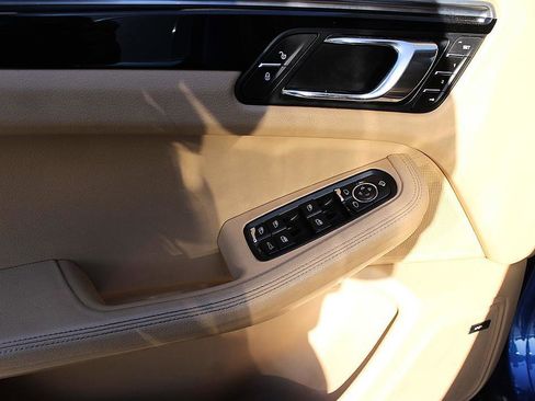 Used 2016 Porsche Macan S AWD/4WD image 10