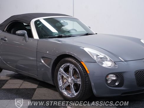 Used 2008 Pontiac Solstice GXP w/ Premium Package RWD image 14