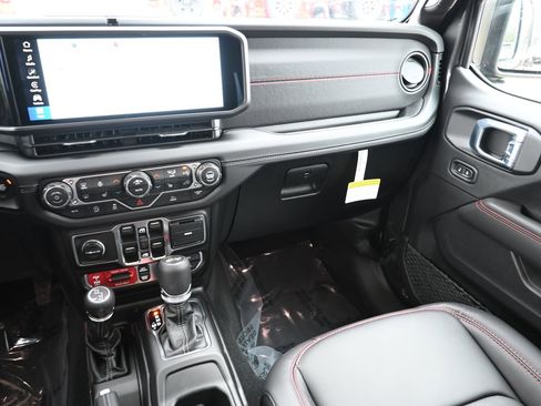 New 2026 Jeep Wrangler Unlimited Rubicon image 17