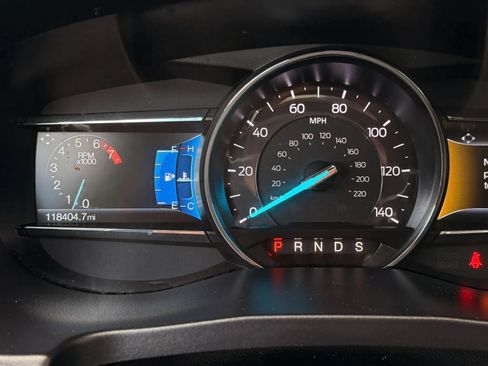 Used 2018 Ford Explorer XLT w/ Equipment Group 202A AWD/4WD image 15