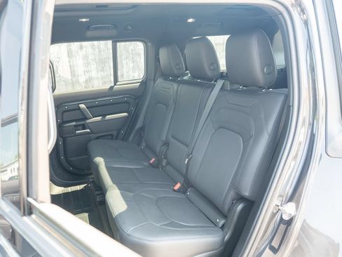 Certified 2026 Land Rover Defender 130 X-Dynamic SE AWD/4WD image 33