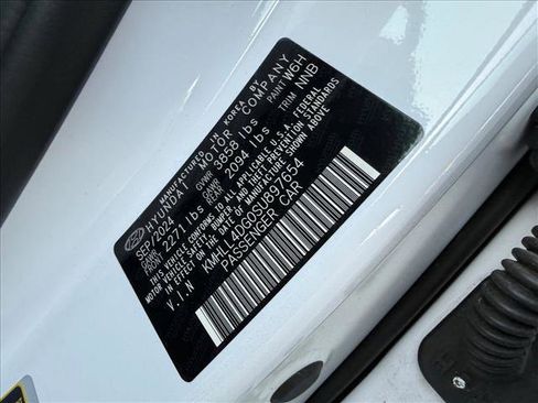 Certified 2025 Hyundai Elantra SE image 20