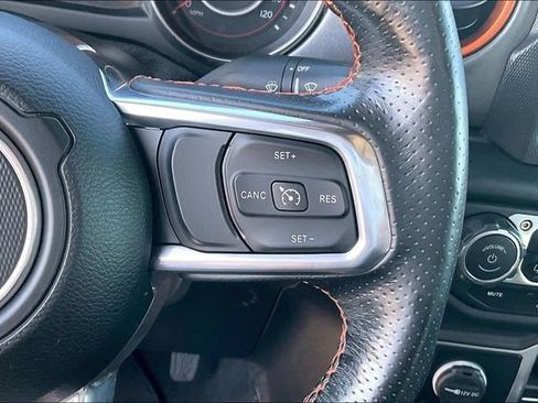 Used 2021 Jeep Gladiator Mojave image 18