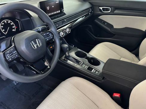 Used 2023 Honda Civic LX image 4