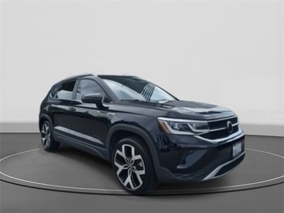 Used 2022 Volkswagen Taos SEL w/ Panoramic Sunroof Package