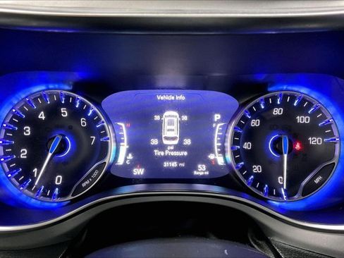 Used 2025 Chrysler Pacifica Limited FWD image 20