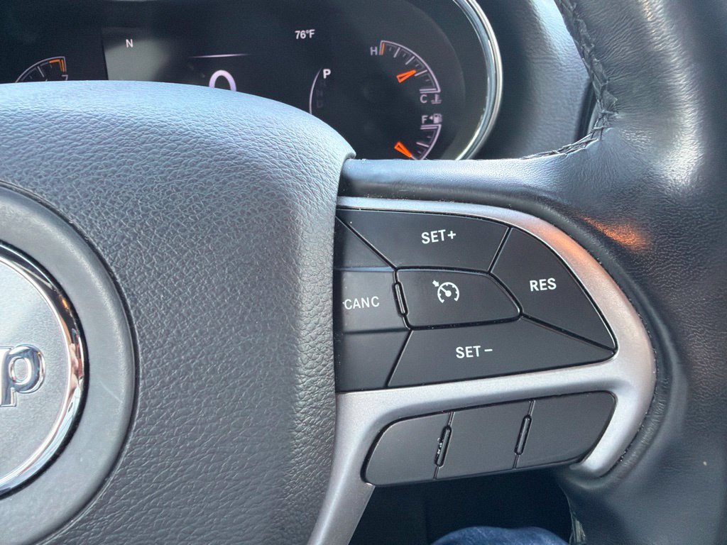 Used 2020 Jeep Grand Cherokee Altitude AWD/4WD image 26