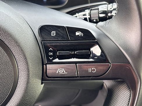 Certified 2025 Hyundai Elantra Sport image 28