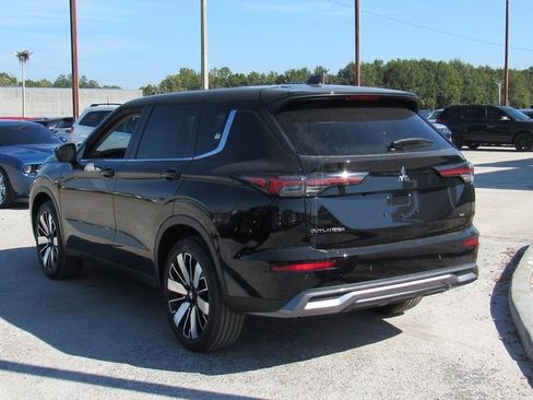 New 2025 Mitsubishi Outlander SE image 5