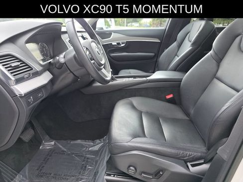 Used 2022 Volvo XC90 T5 Momentum w/ Protection Package Premier FWD image 25