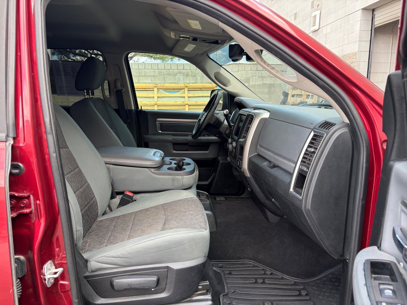 Used 2015 RAM 2500 SLT w/ Luxury Group AWD/4WD image 27