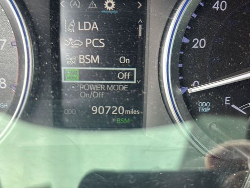 Used 2018 Toyota Highlander Limited FWD image 1