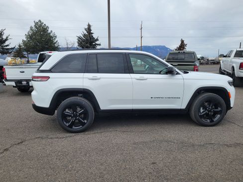 New 2026 Jeep Grand Cherokee Limited w/ Limited Altitude Package image 2